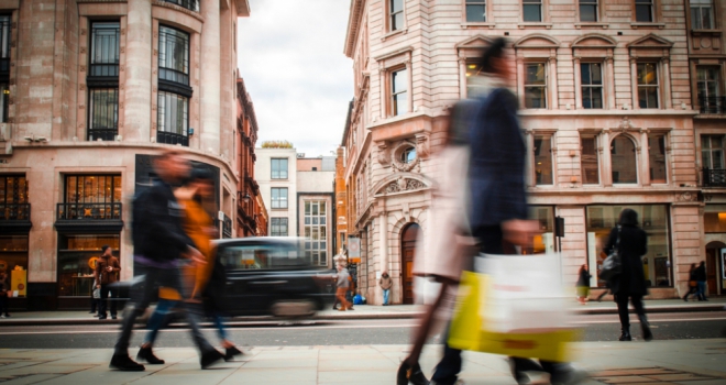 Inflation eases to 2.8% economy retail people street